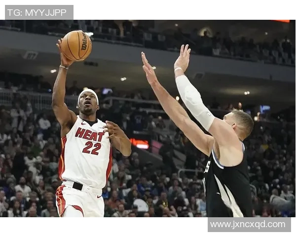 热火大胜篮网取得系列赛首胜：逆袭之战揭幕，迈阿密之火点燃季后赛